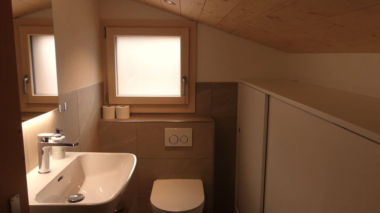 Separates WC im 2. Obergeschoss Separates WC im 2. Obergeschoss